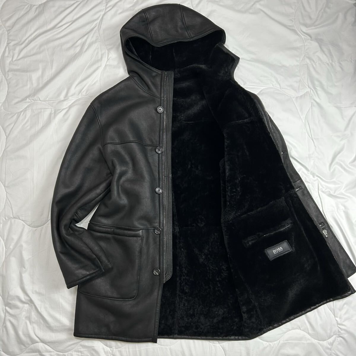 美品/XLサイズ★ヒューゴボス HUGO BOSS ムートンコート 黒 ブラック メンズ 羊革 ラムレザー ボア 極暖 フード 毛皮 ロング丈大きいサイズ拍卖