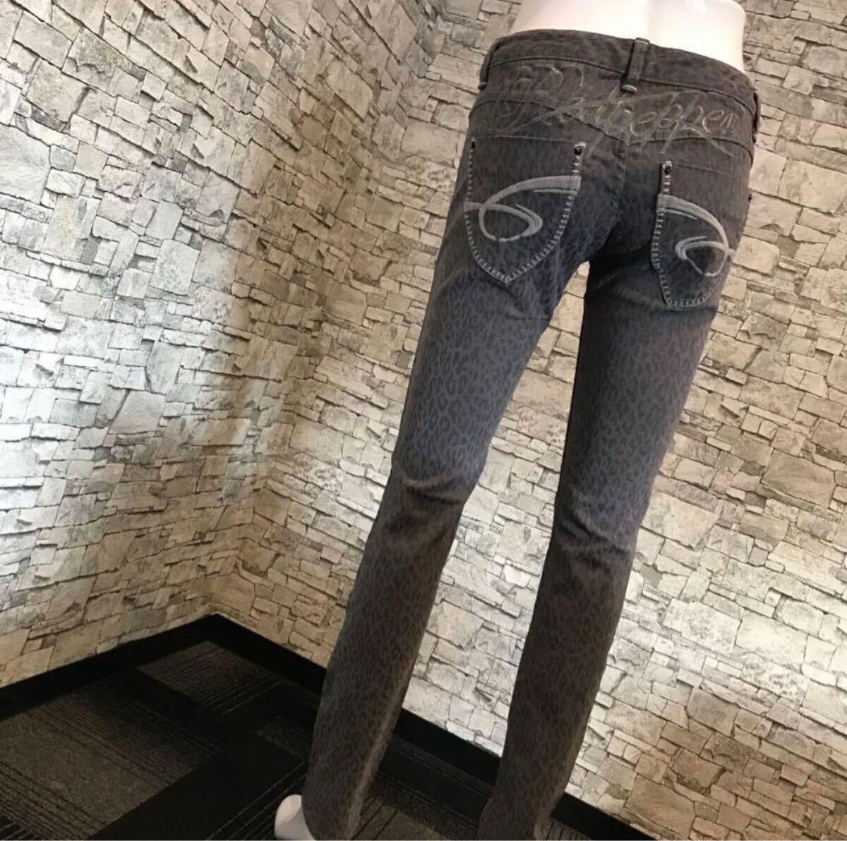 新品 サンプル レッドペッパー 26 インチ スキニー 豹柄 グレー レッドペッパー ジーンズ拍卖