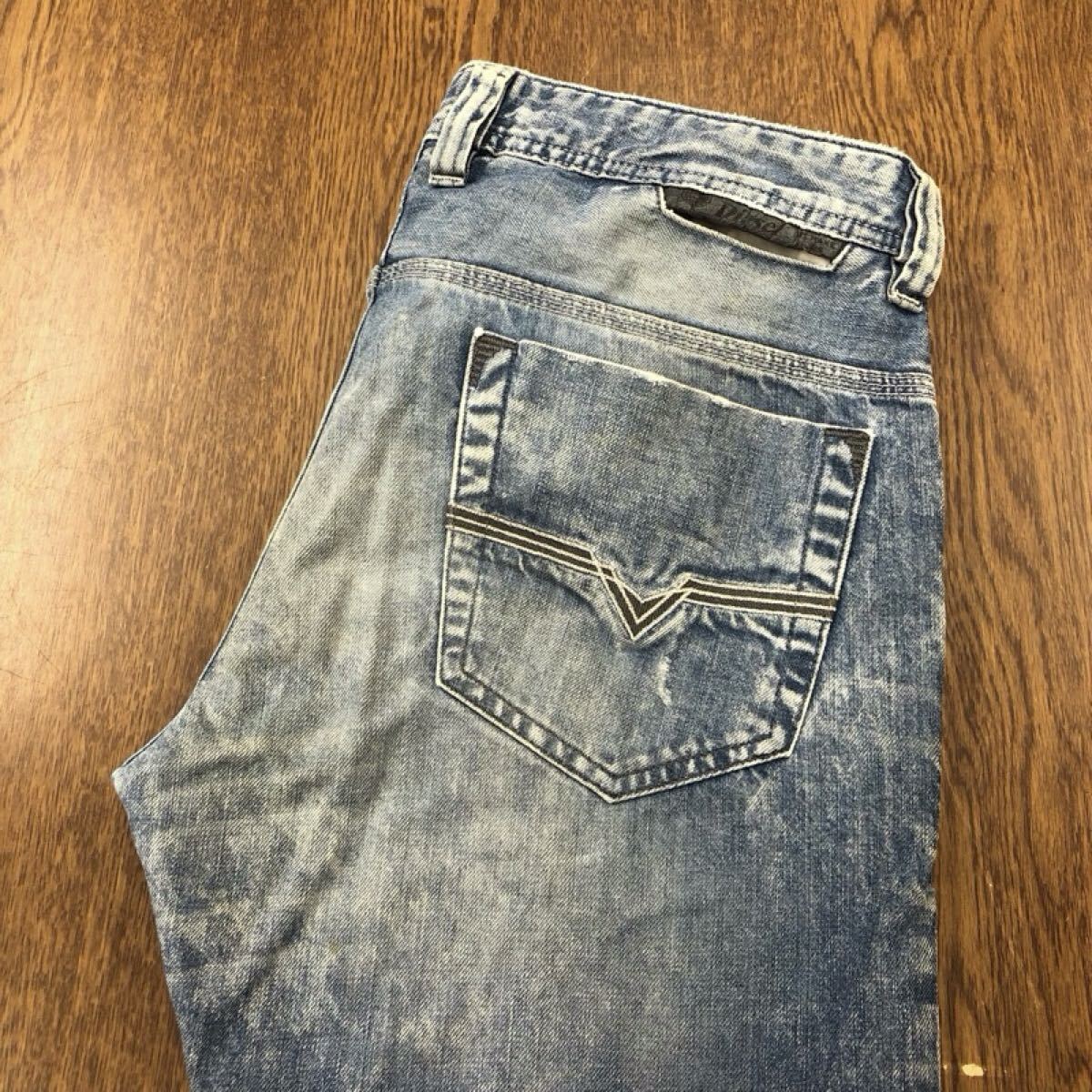 【GL517】DIESEL W31 L30 色落ち加工 ダメージ加工 ジーンズ ジーパン デニムパンツ 裾再現仕上げ ブランド古着 ディーゼル 送料無料拍卖
