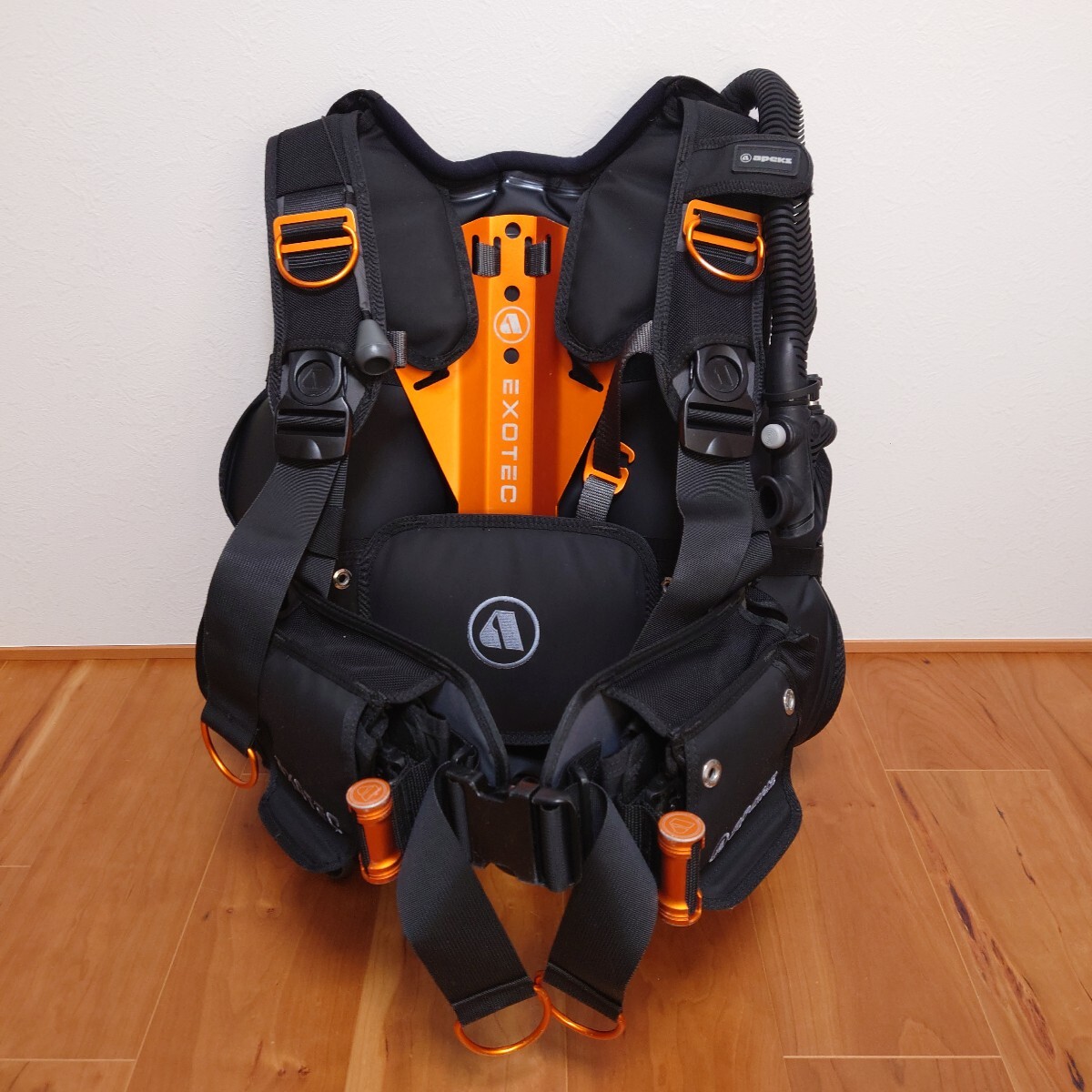 apeks EXOTEC BCジャケット バックフロート拍卖