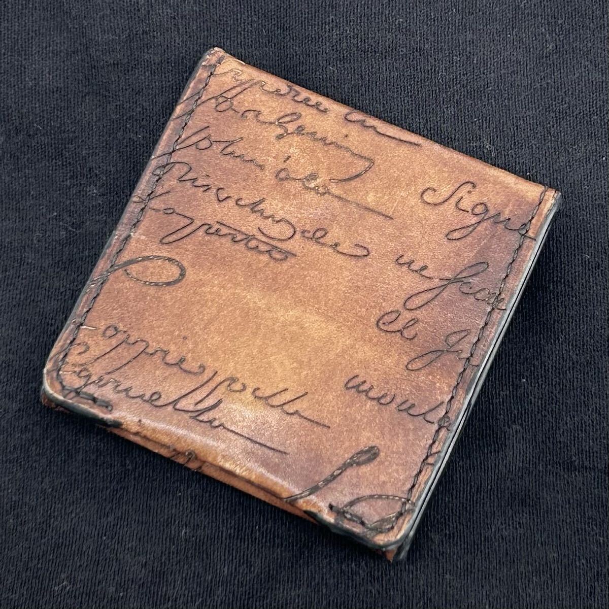 【美品】Berluti ベルルッティ コインケース カリグラフィ スクリット レザー 小銭入れ メンズ ビジネス カードケース 本革 ブラウン 茶拍卖