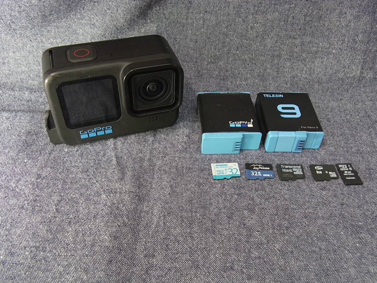 GoPro HERO10 アクションカメラ ブラック バッテリー 2個 microカード 5枚 ゴープロ デジタルカメラ デジカメ ウェアラブルカメラ拍卖