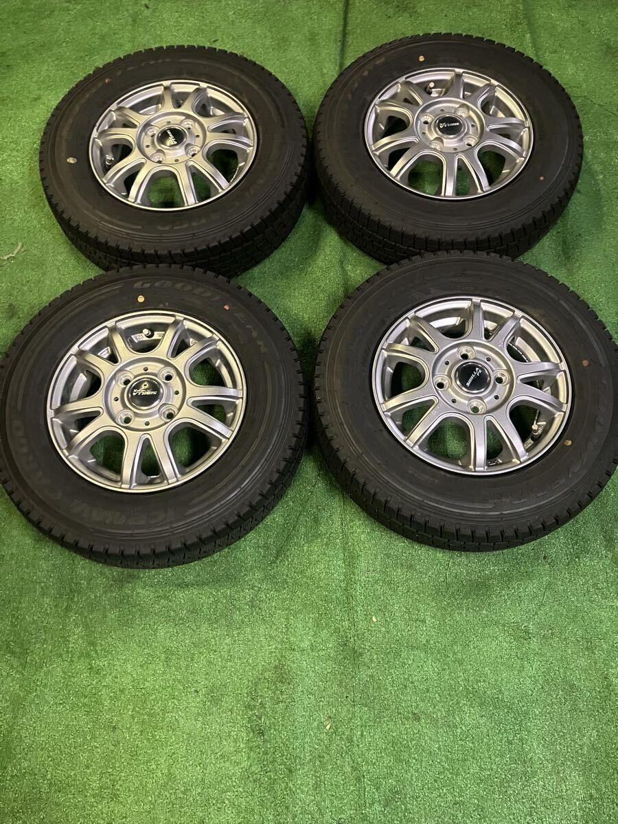 145/80R12LT 軽トラ、軽バンに☆グッドイヤーアイスナビカーゴ2023年製極溝!!12インチ3.50B+44 pcd100 4H 1円売り切り!拍卖