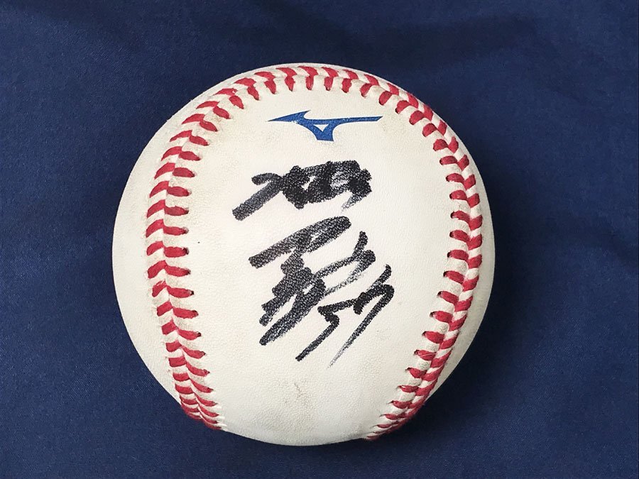 ◆直筆サインボール 福岡ソフトバンクホークス 緒方 理貢選手 57番 (2021 - ) NPB公式試合球 プロ野球選手拍卖