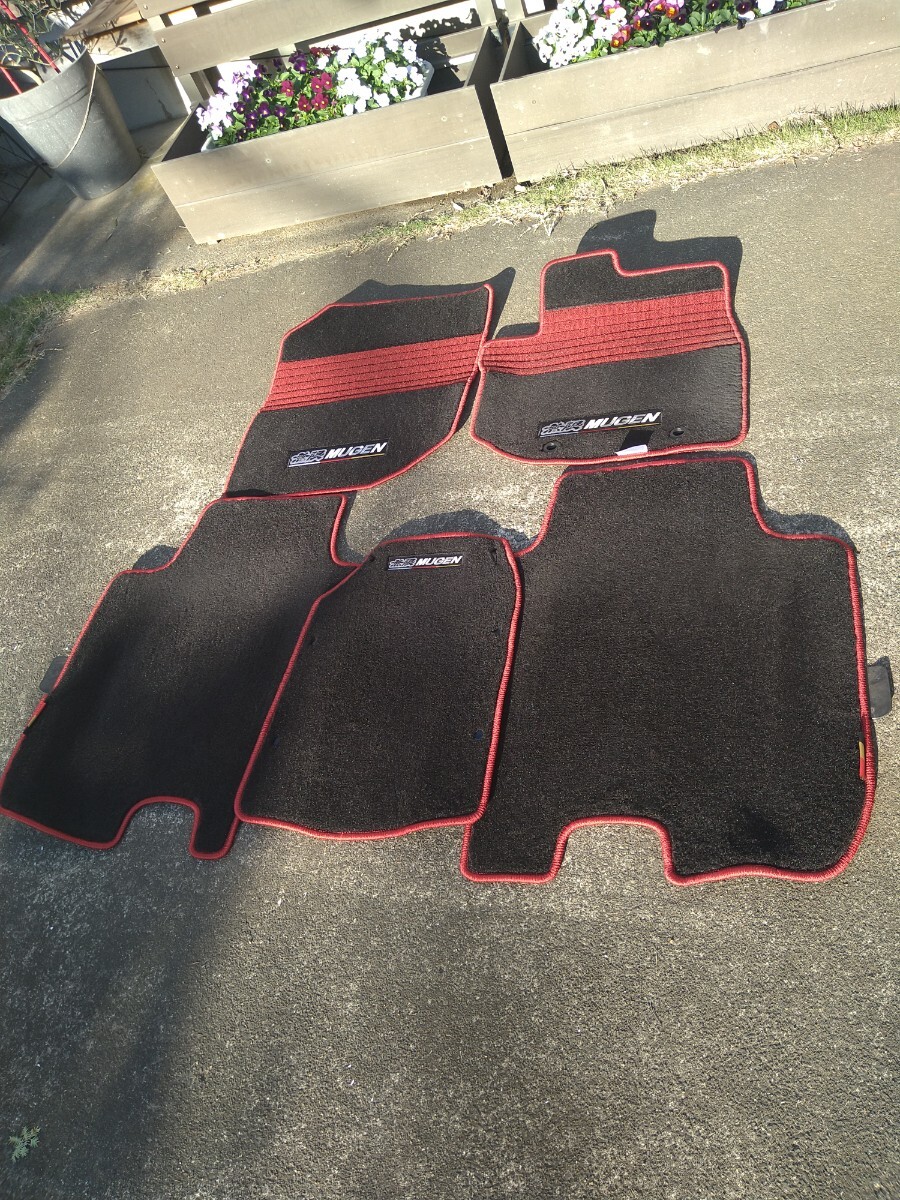 フィット FIT 無限 フロアマット ホンダ MUGEN DAA-GP1 平成25年 HONDA 黒赤 RS スポーツ 美品拍卖