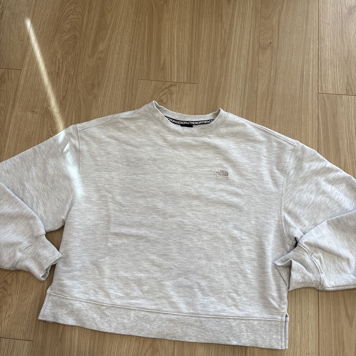 The north face ノースフェイス ホワイトレーベル スウェット裏起毛 Mサイズ 新品同様 直営店購入拍卖