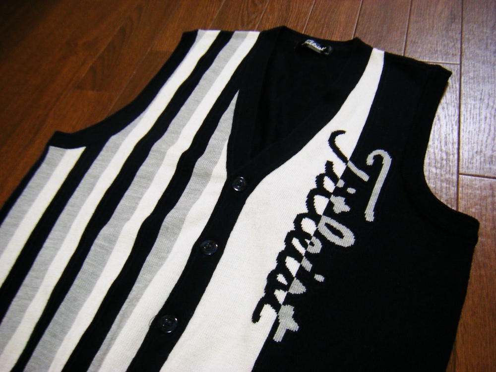 ウール混/良質品〇タイトリスト Titleist ニット ベスト L 伸縮 左右非対称デザイン ビッグロゴ ネイビー拍卖