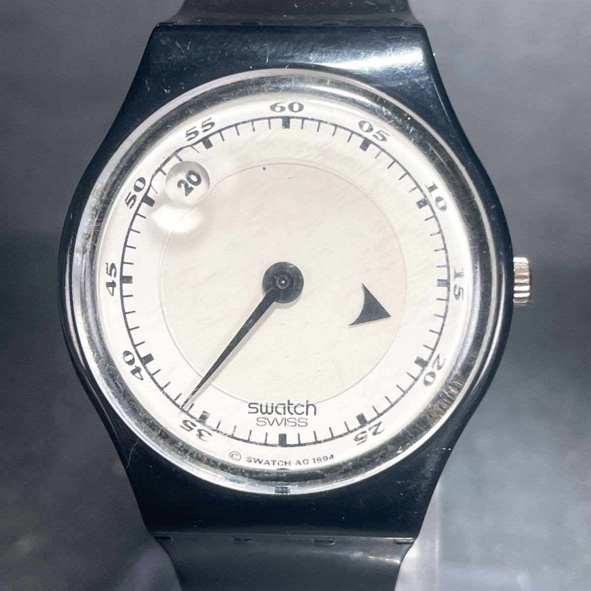 Swatch スウォッチ TURNOVER GB417 腕時計 アナログ クオーツ カレンダー ラバーバンド ブラック ホワイト 新品電池交換済み 動作確認済み拍卖