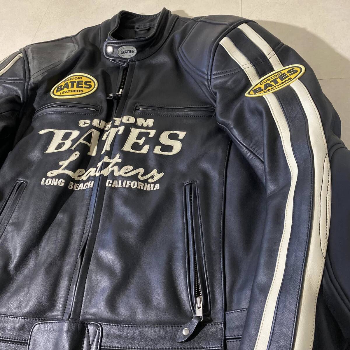 BATES ベイツ レザー ライダースジャケット ロゴワッペン 一体型プロテクター付 ベンチレーション【XL】拍卖