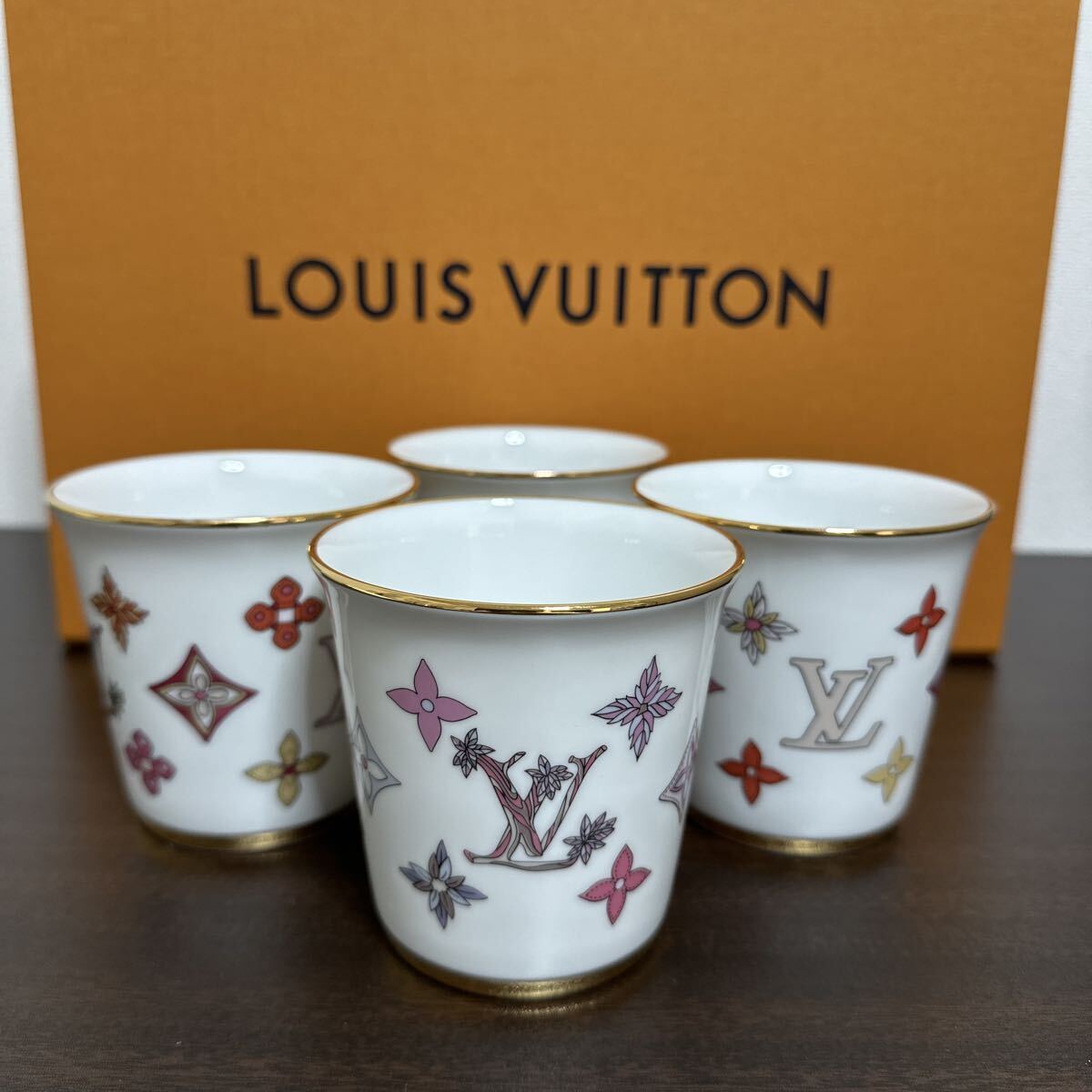 【未使用品】LOUIS VUITTON ルイヴィトン GI0876 モノグラム・フラワー セット4コブレ コップ カップ 食器 磁器拍卖