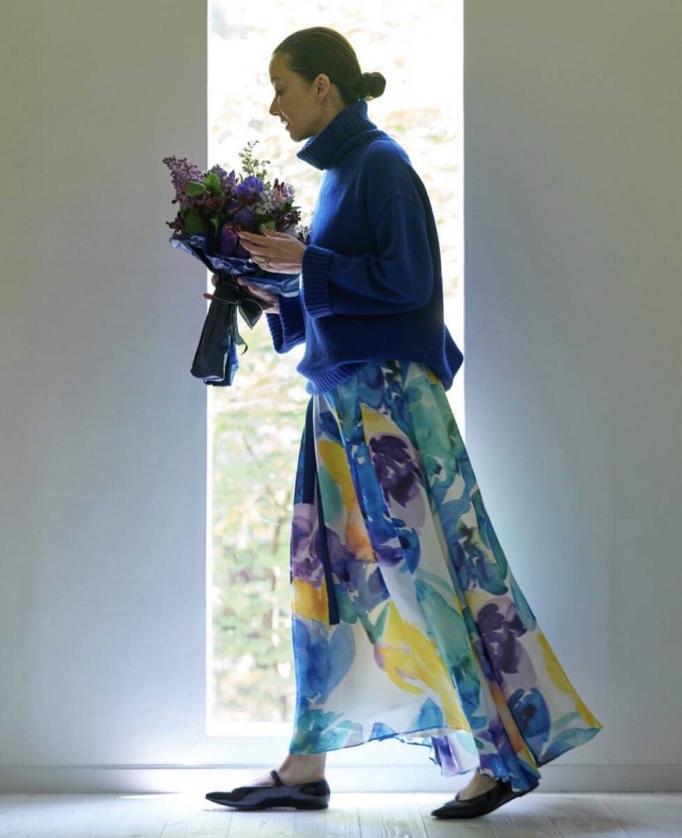 新品未使用タグ付き HOUSE OF LOTUS オーロラプリントスカート M拍卖