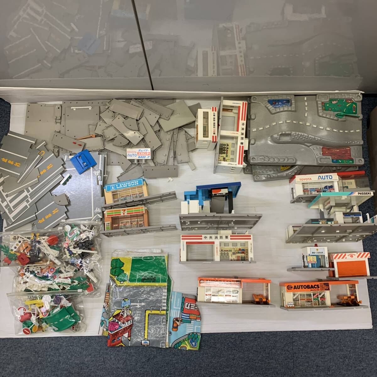 ■トミカ まとめて パーツ大量 建物 道路 情景セット LAWSON AUTOBACS トヨタ等 現状品■E44046拍卖