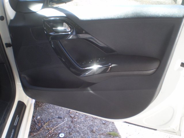 MS プジョー 208 ABA-A9NN01 純正 フロントドア内張リ 右側 本州送料無料!拍卖