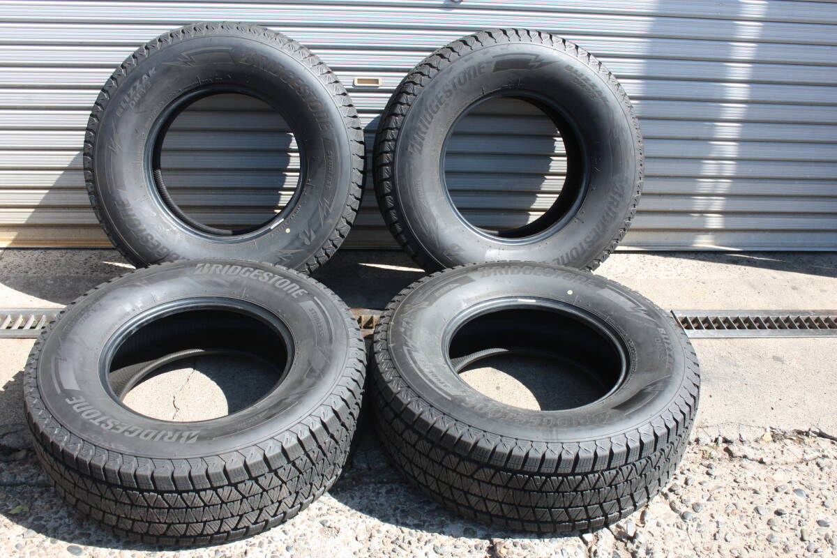 バリ山?ブリヂストン スタッドレス DM-V3 265/70R16 4本 ランクル プラド FJクルーザーHZJ76GRJ76GDJ76KZJ95KDJ95KZJ78GSJ15GUN125拍卖