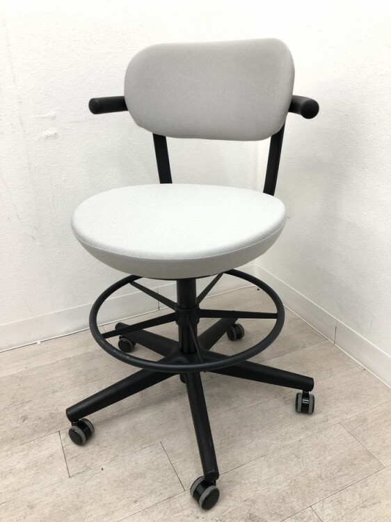 コクヨ pallo(パロ)チェア 固定肘付 C07-B21CU W555xD550xH925-1115mm 中古品拍卖