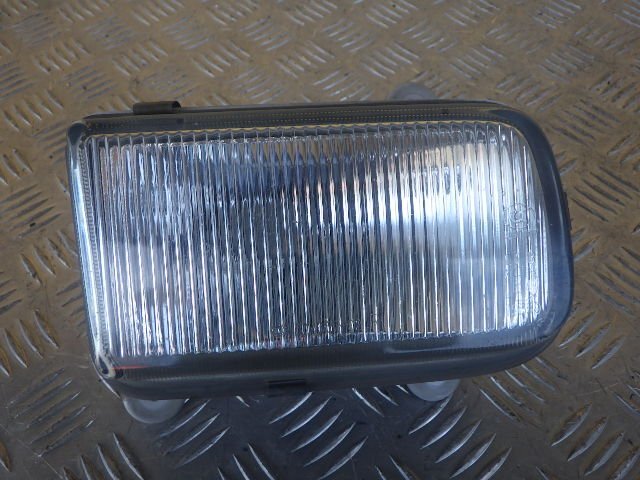 R7105-48 ★ フォグランプ 右側 運転席側 日産 UD トラックス クオン QPG-CG5ZA 80-15拍卖