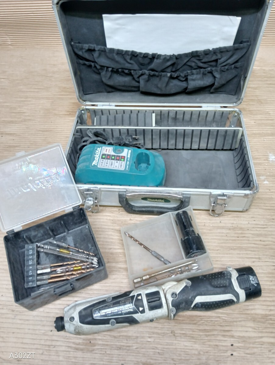 ※ makita マキタ 充電式ペンインパクトドライバ TD021D バッテリー、充電器、その他セット拍卖