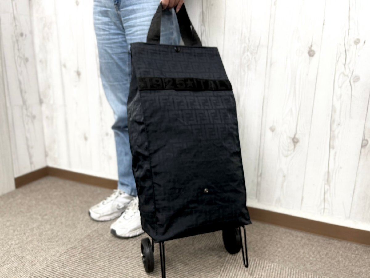 極美品 FENDI フェンディ ズッカ トラベルキャリー 折り畳み式 キャリーケース バッグ ナイロン 黒 A4可 92790Y拍卖