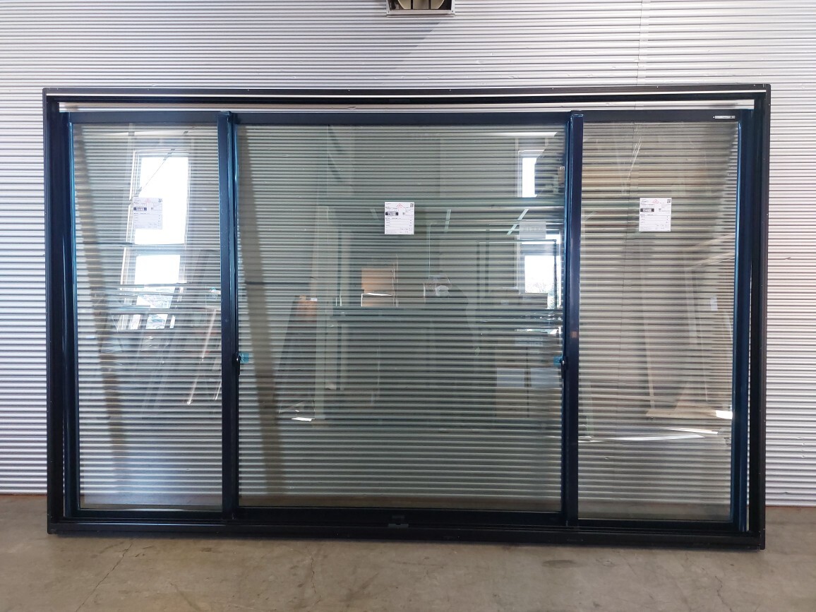 045 窓サッシ 【引き取り限定】 両袖片引き窓 W3510×H2150 カームブラック 網戸付拍卖