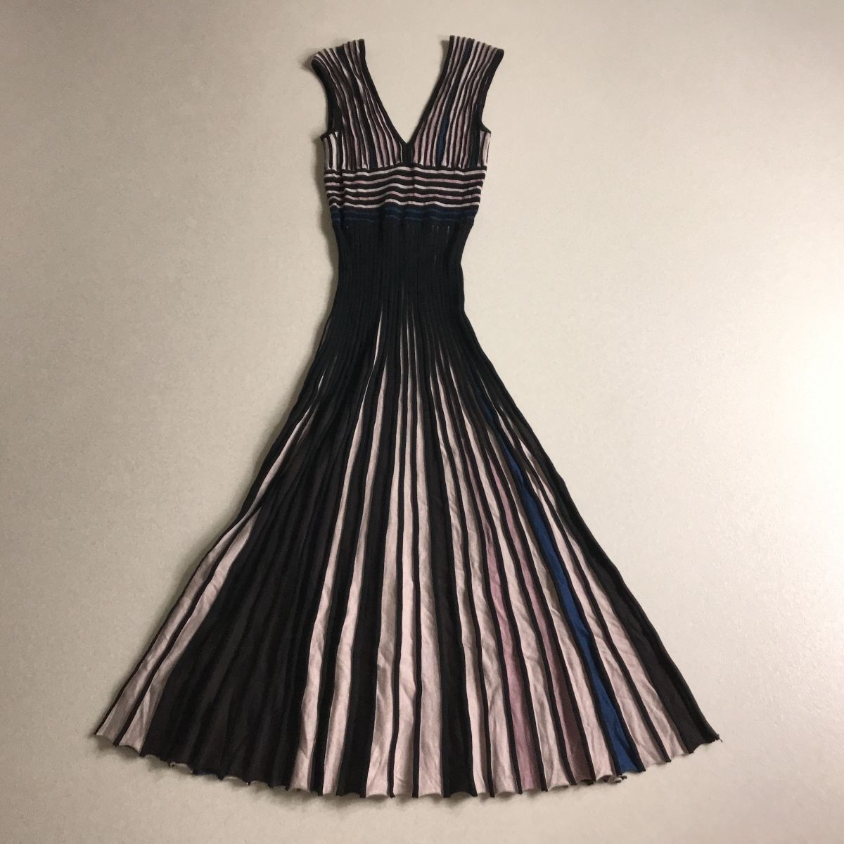 ○zara ザラ ニット ワンピース ノースリーブ レイヤー拍卖