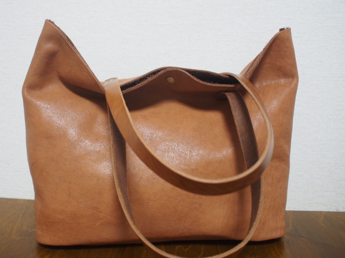 オリジナルハンドメイド本革ヌメ革Cレザー BUトートバッグ BR 203拍卖