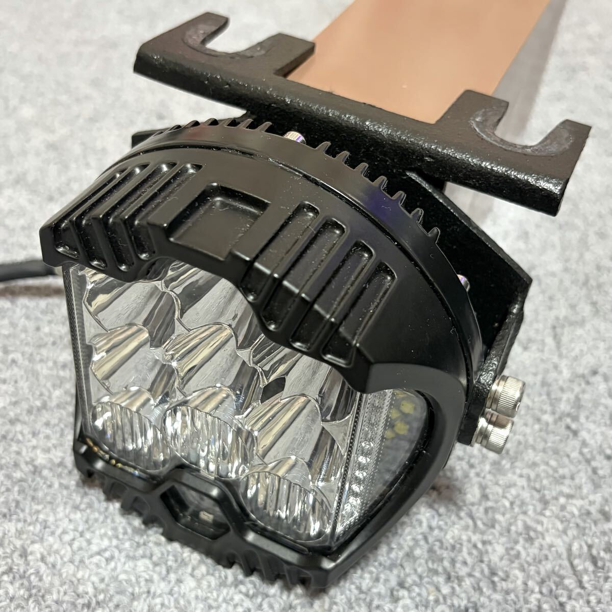 ハーレー バハスタイル 5インチ ヘッドライト ステー付き ダイナ ソフテイル スポーツスター拍卖