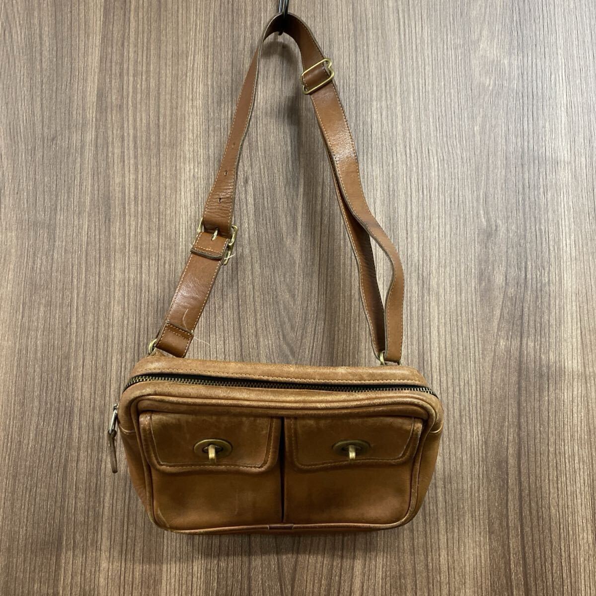 ◆NO.251202◆ COACH オールドコーチ コーチ ターンロック ショルダーバッグ レザー ボディバック 肩掛け 斜め掛け ブラウン メンズ 拍卖