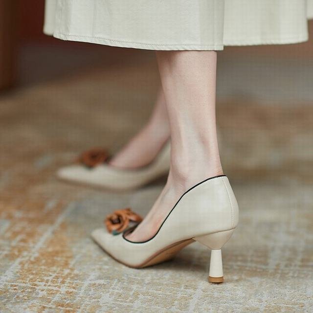 パンプス レディース レディース靴 ハイヒール フォーマル 革靴 PU革 ロングノーズ スリッポンシューズ ベージュ24.5cm拍卖