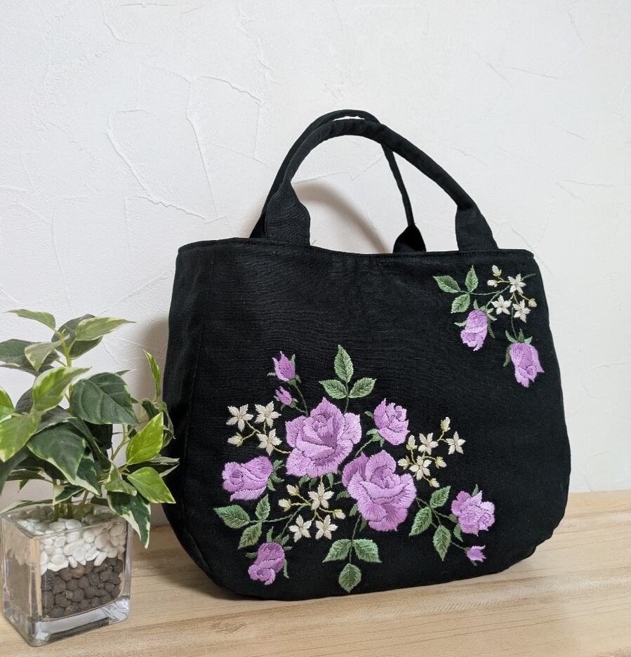 ハンドメイド☆手刺繍 薔薇 ローズガーデン ふんわりラウンドトートバッグ ブラック拍卖