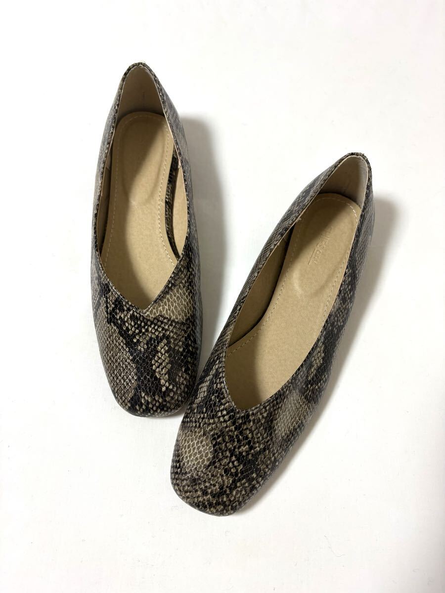 SHIPS any シップス エニィ Vカット フラットパンプス スネーク 37拍卖