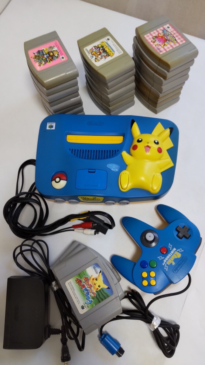 任天堂 ニンテンドー64 ピカチュウ ブルー& イエロー 本体.コントローラー.付属品と ソフト27枚拍卖