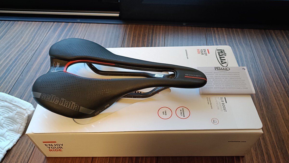 送料込み 美品!使用数回 Selle Italia SLR BOOST KIT CARBONIO L3 サドル セライタリア ショートノーズ ロードバイク拍卖