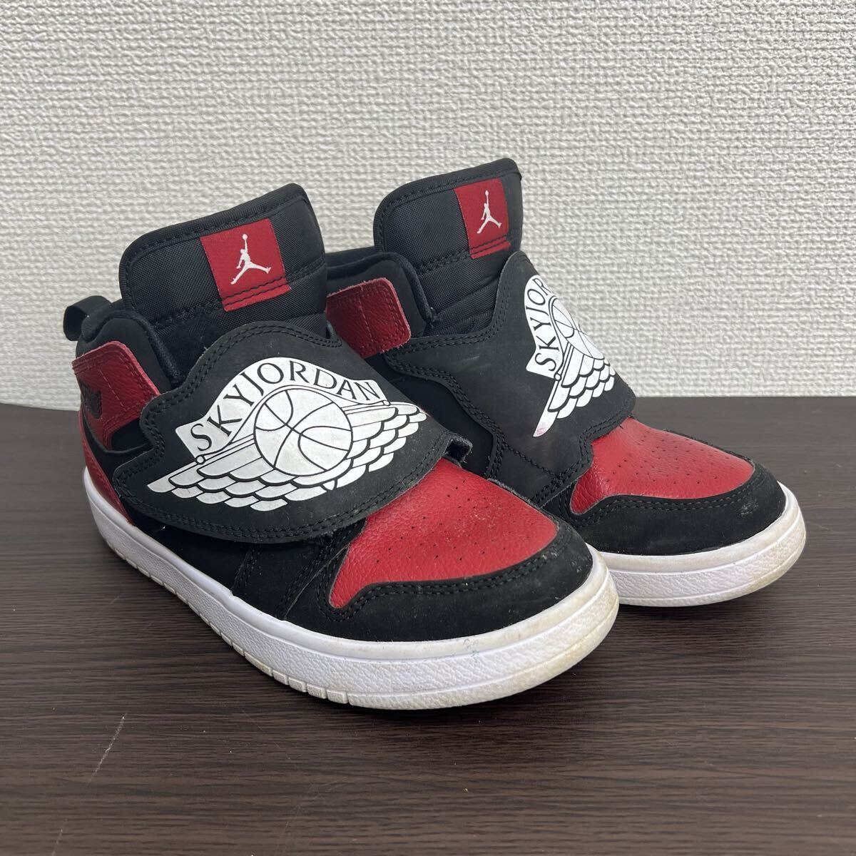 1000円スタート サイズ20cm ナイキ エア ジョーダン スカイ ジョーダン キッズ BRED ブレッド NIKE AIR JORDAN スニーカー BQ7197-001拍卖