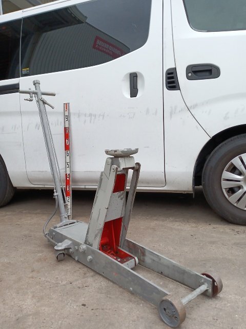 【1円スタート!】BANZAI バンザイ 低床エアージャッキ MA-200LS ガレージジャッキ 能力2TON 自動車整備 動作良好拍卖