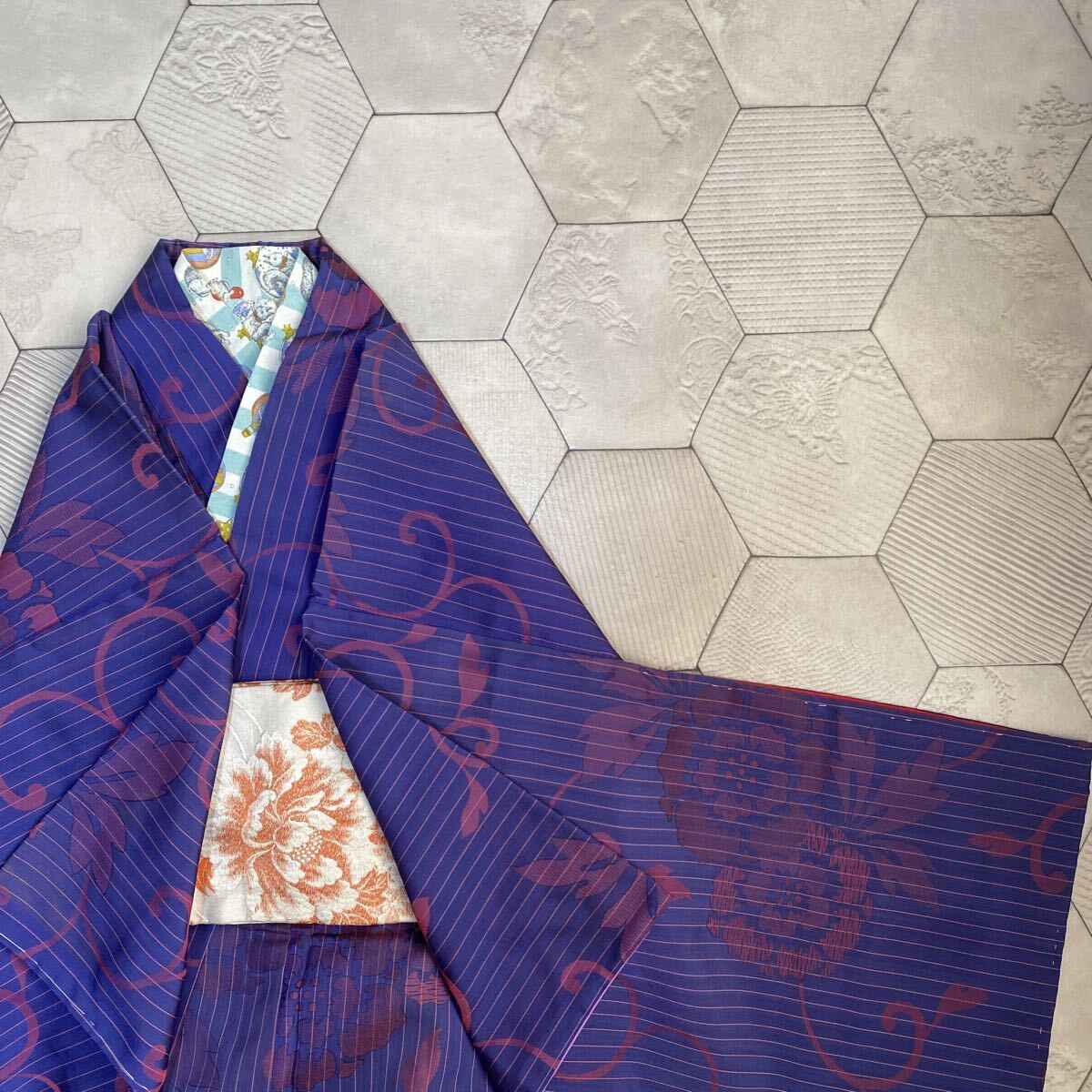 アンティーク 着物 青 ピンク線 花 唐草 縫取り バチ襟 正絹 昭和レトロ 大正ロマン モダン 和洋折衷コーデ リメイク 25し02-4s拍卖