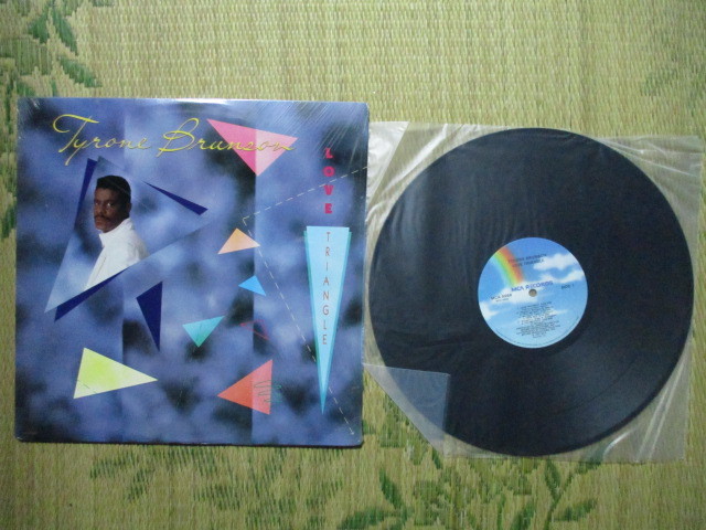 LP Tyrone Brunson「LOVE TRIANGLRE」輸入盤 MCA-5968 カットアウト シュリンク付き 盤・ジャケットとも綺麗 元Osiris 元The Family拍卖
