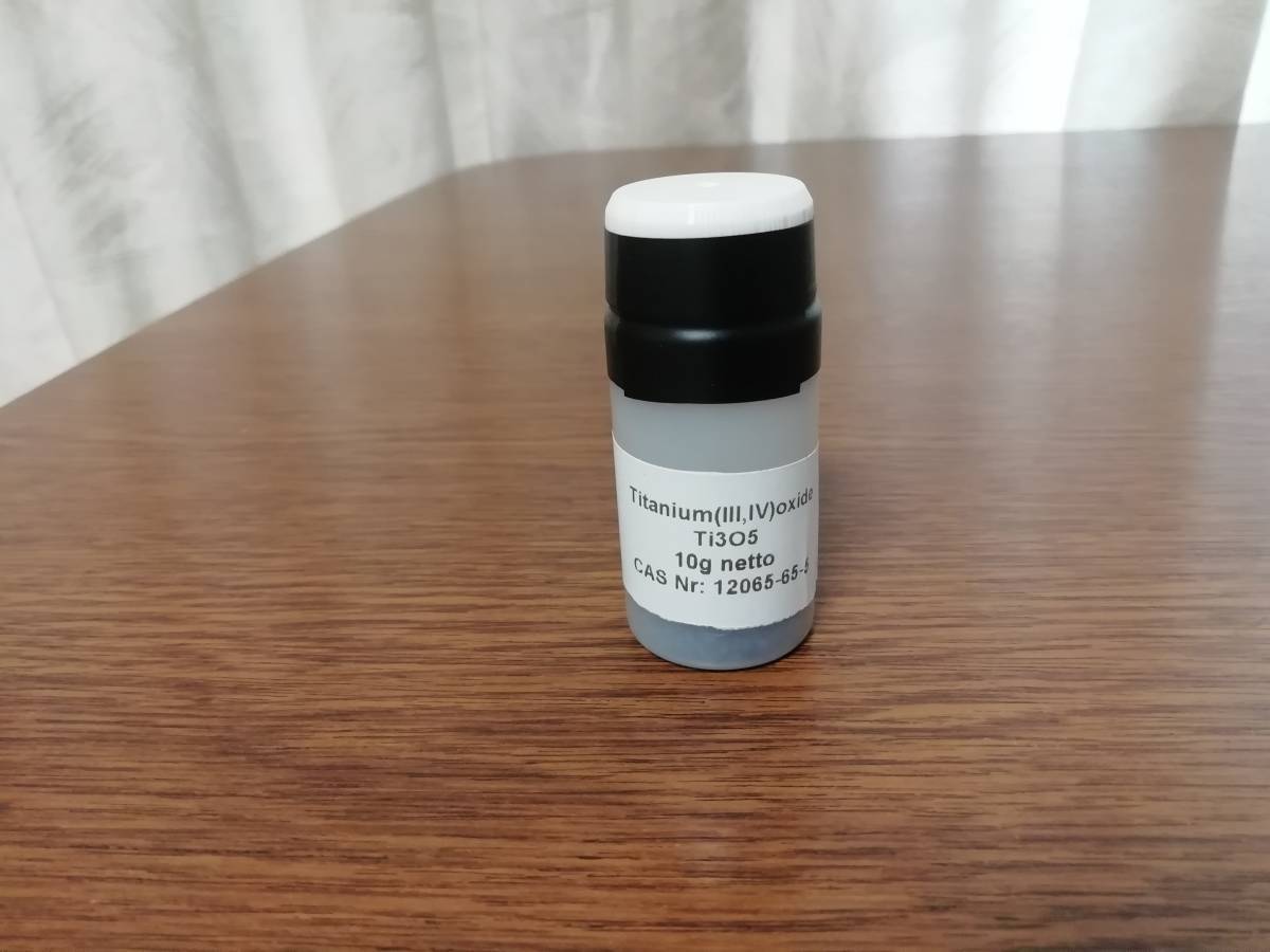 酸化チタン(III,IV) 10g Ti3O5 五酸化三チタン 無機化合物標本 試薬拍卖