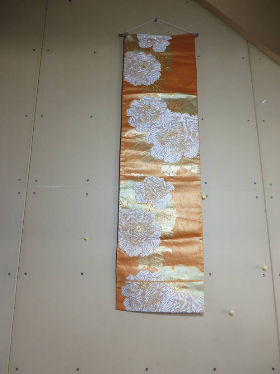 <水風> 壁掛け タペストリー リメイク品 南天(ナンテン)使用 縁起物 和風 傷隠し 帯 掛け軸 模様替え 12-4拍卖