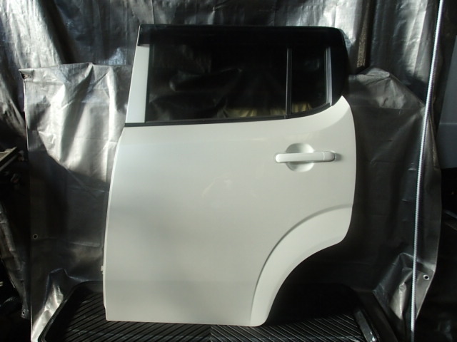 【2610】2011年式 MRワゴン MF33S Z7T パールホワイト 左リアドア 左後ろドア 左リヤドア 68004-50M00拍卖