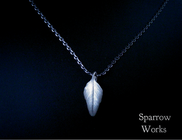 ★Sparrow フェザーL ペンダント ヘッド 雀 雨羽 Silver925 ★すずめ スズメ 野鳥 羽根 オリジナル ハンドメイド アクセサリー シルバー925拍卖