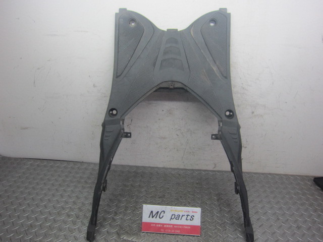 ヤマハ シグナスX125 FI RKRSE7350 純正 ステップボード 黒 ブラック 割れ無 RKRSE7350JA006** ABS拍卖