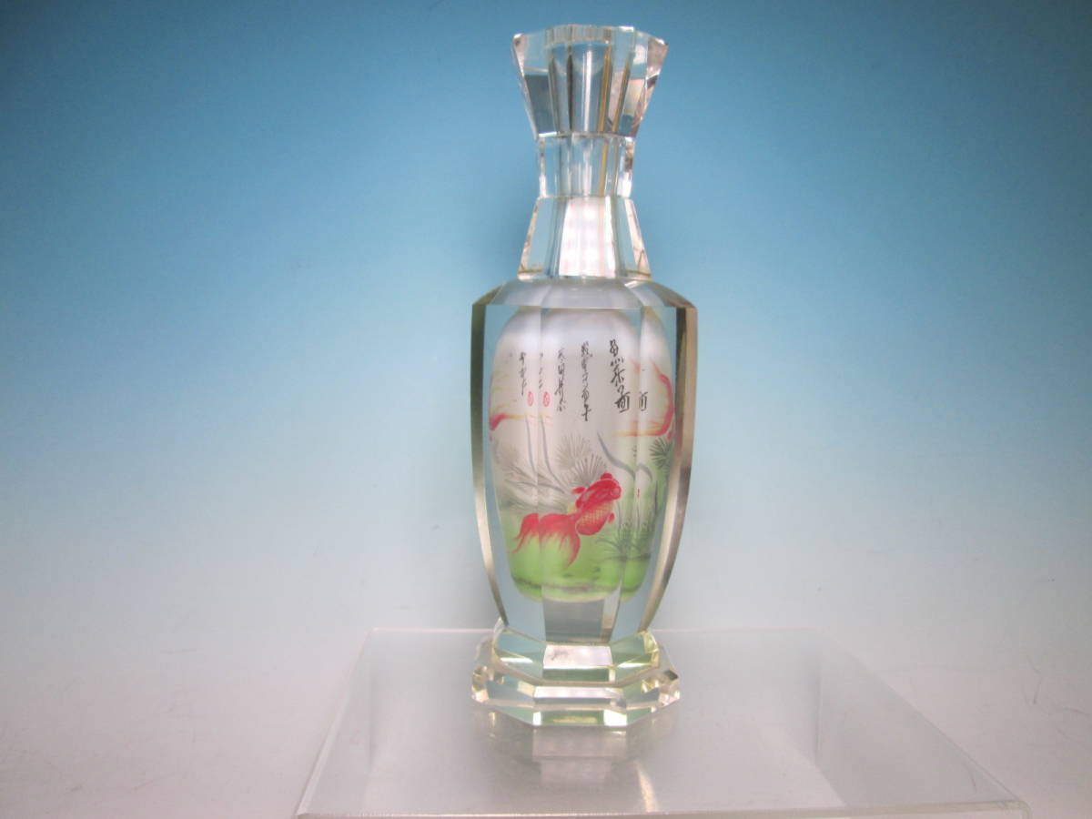 ☆中国美術 銘有り 手描き金魚絵の8角 乾隆ガラス形 ガラス瓶 1120g拍卖
