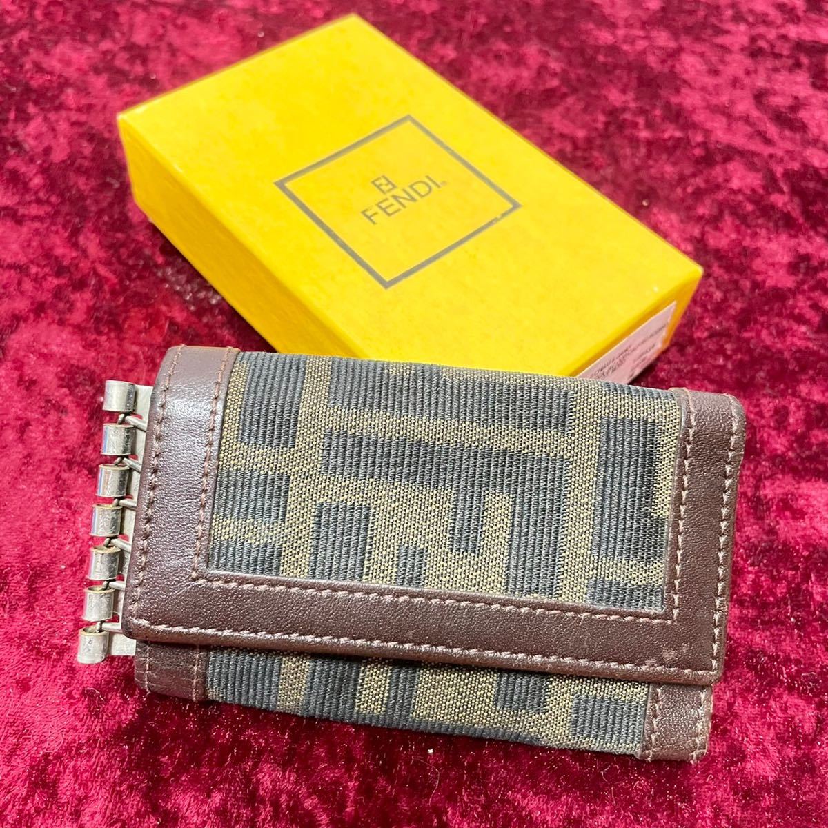 FENDI フェンディ ズッカ柄 キーケース拍卖