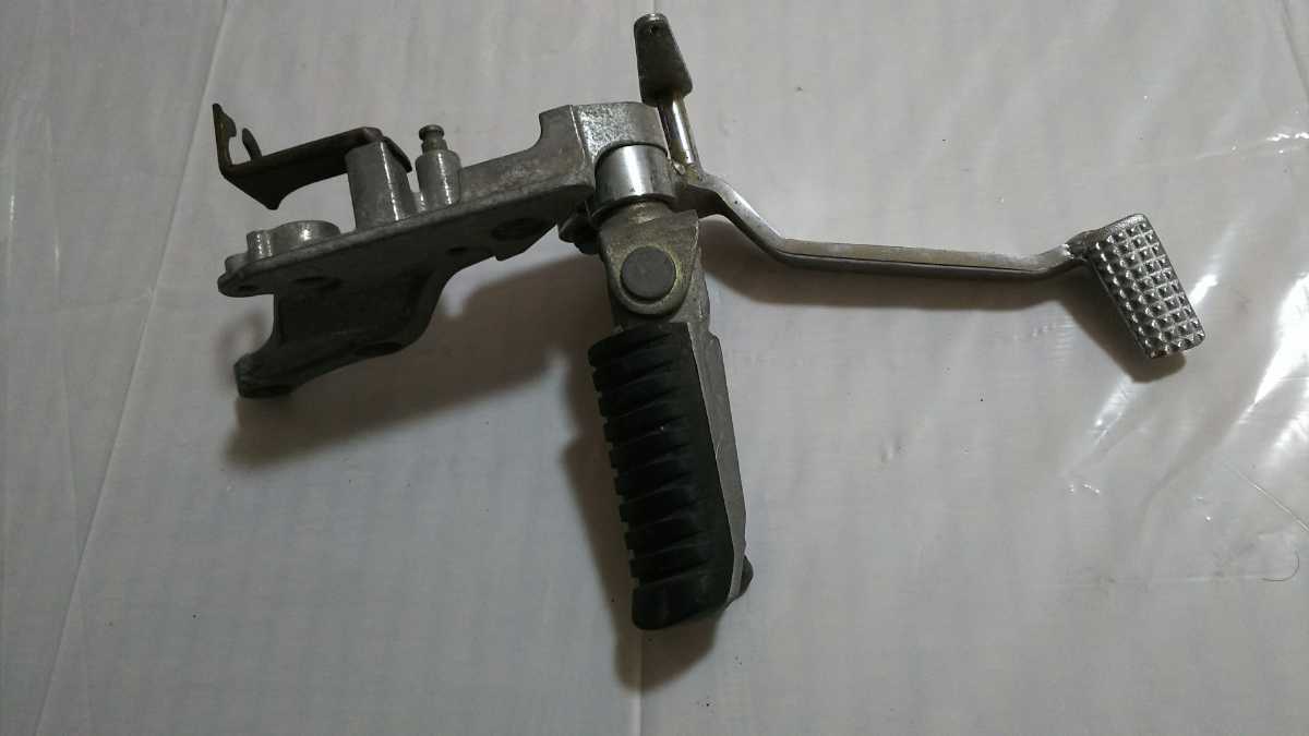 横浜発/ZRX1200R/ZR1200A/純正ステップ右側/ZRX1200S/ZRX1100/ZRX1200DAEGダエグ/カワサキ/川崎/川崎重工/ZRX/純正品拍卖