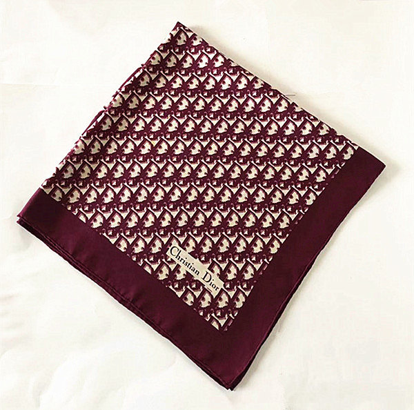 美品Christian Dior クリスチャンディオール★ロゴトロッター総柄★Vintage大判スカーフ●サイズ77.5×79㎝ 拍卖