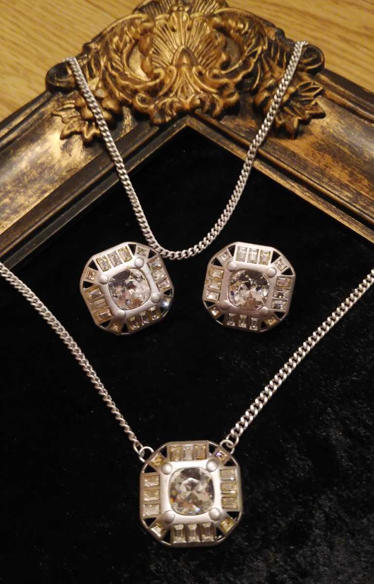 即決☆未使用☆ノースコーナー ネックレス&ピアス2点セットで!シルバーカラー スワロフスキー スクエア 定形外拍卖