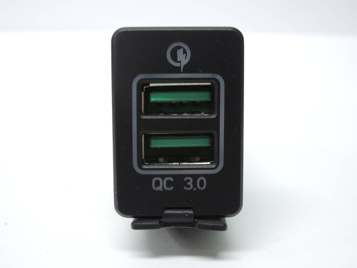 送料無料 トヨタ Aタイプ キャップ付き USB電源 3A×2ポート スイッチホールパネル グリーン発光拍卖