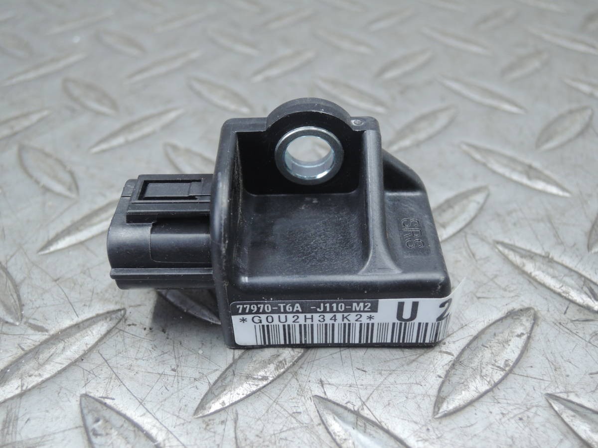 ・ N-BOX カスタム DBA-JF1 エアバックセンサー 77970-T6A-J110-M2 #4 H-4859拍卖