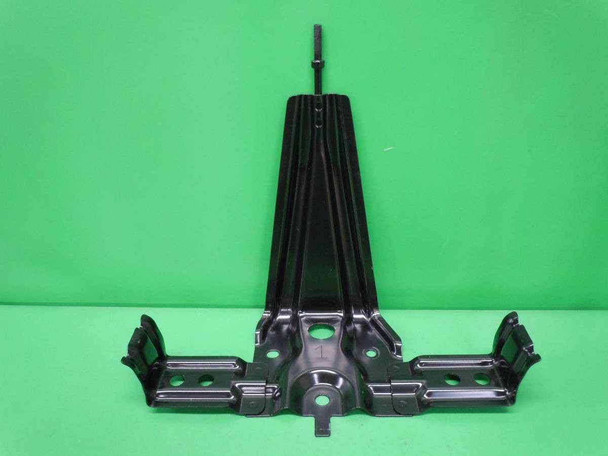 ・ ZVW30 プリウス G's 後期 純正 バッテリートレイ 台座 7440-47030 美品 T-1113拍卖