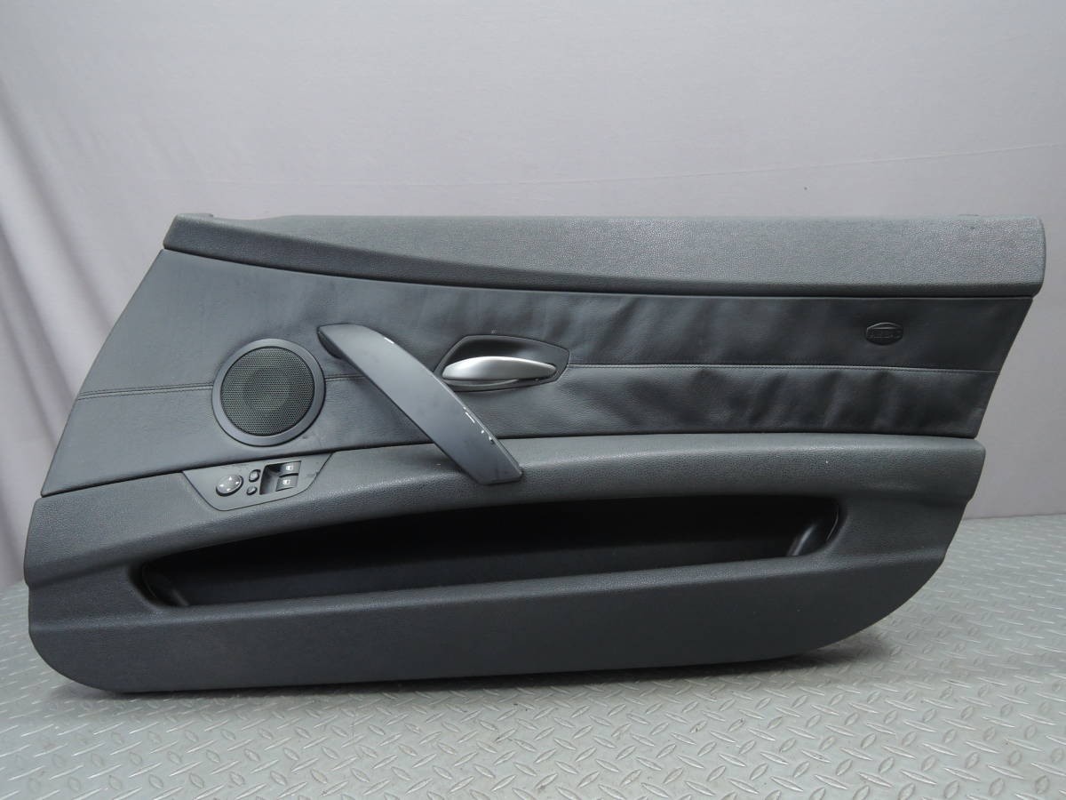 ・ ABA-BU25 BMW Z4 E85 2.5L 純正 右 ドアトリム 内張り B-7076拍卖